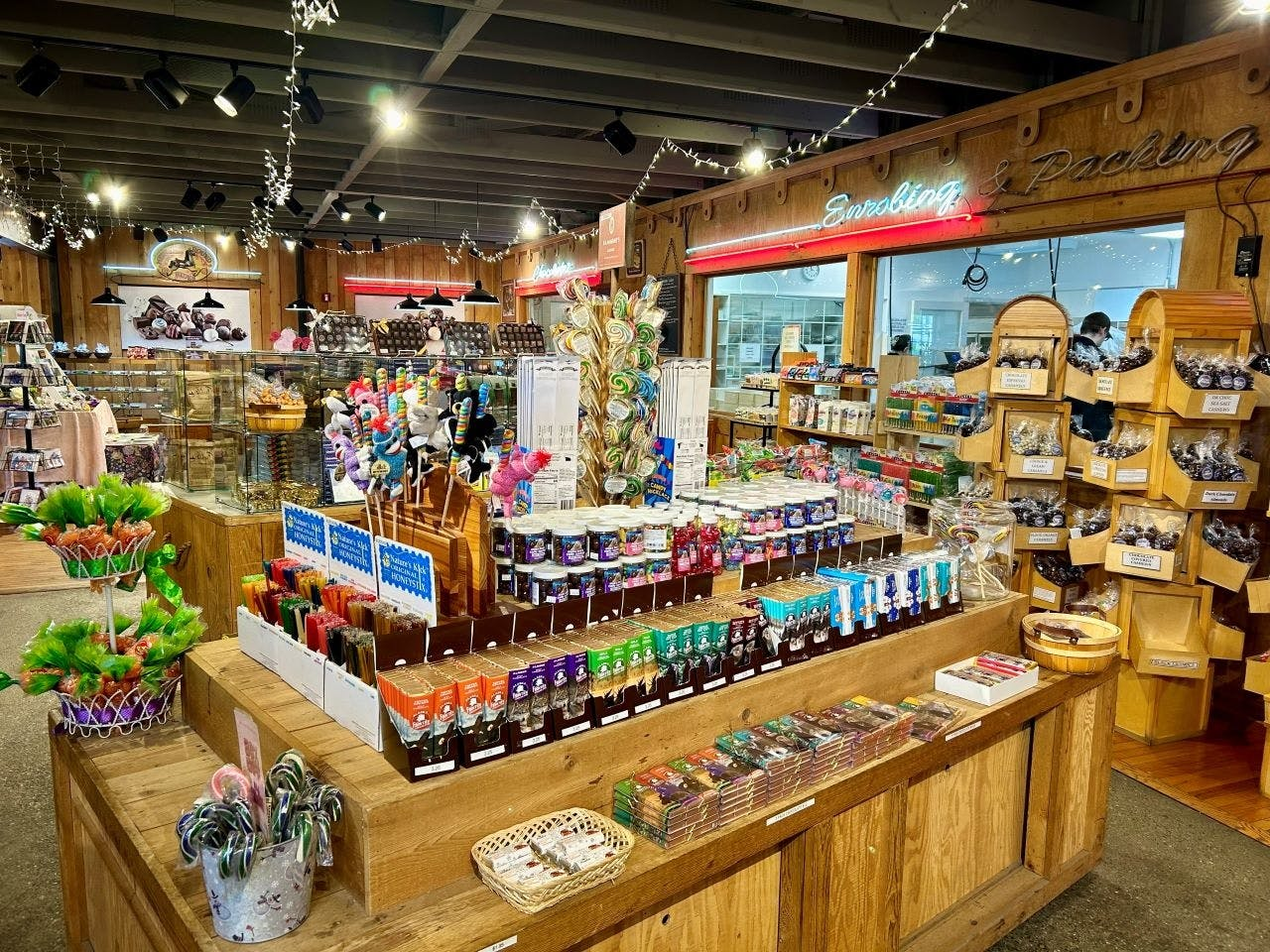 Anchorage: Guided City Tour with Chocolate Factory Samplings - Photo 1 of 11